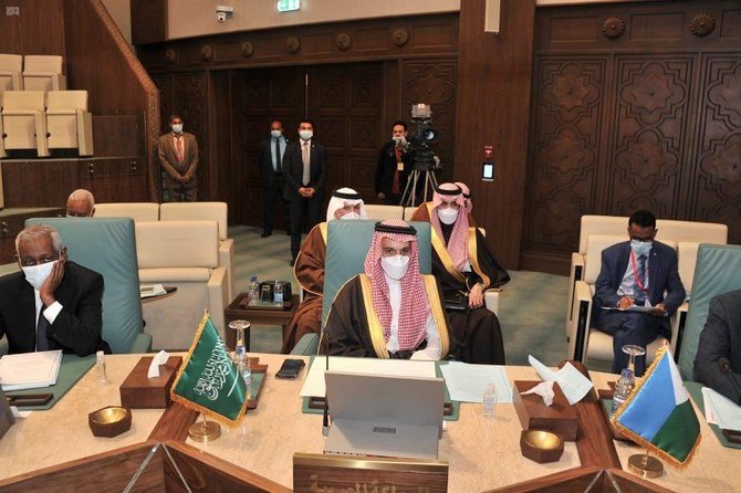 2021年2月8日（月）にカイロで開催されたアラブ連盟の臨時会合で、サウジアラビアの代表団の団長を務めるファイサル・ビン・ファルハン外務大臣。(SPA