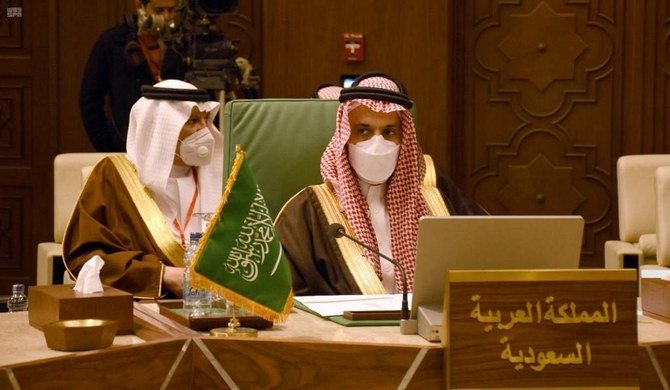 2021年2月8日（月）にカイロで開催されたアラブ連盟の臨時会合で、サウジアラビアの代表団の団長を務めるファイサル・ビン・ファルハン外務大臣。(SPA)