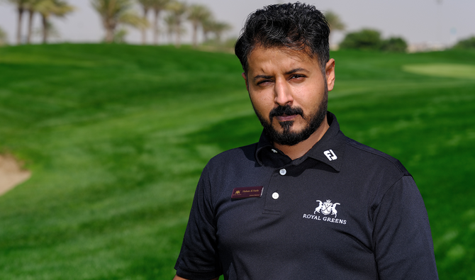 ジッダにあるロイヤルグリーンズゴルフ&カントリークラブの機械技術者、ヒシャム・アブドラ・アル・ハルビ氏は、「ゴルフのようなサウジアラビアでの新しいスポーツに携わることができて幸運だと感じています」と語った。（提供写真）