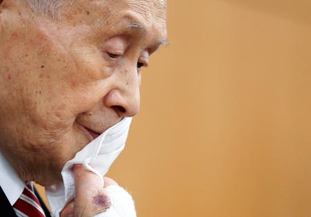 2021年2月4日、東京都内での記者会見に臨む森喜朗2020年東京組織委員会会長長。(ロイター通信)
