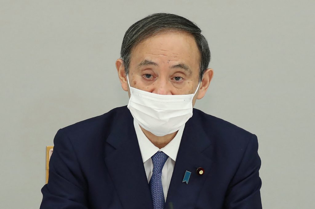 首相は「専門家や関係者の意見も十分聞いた上で、最終的に判断したい」と語った。(AFP)