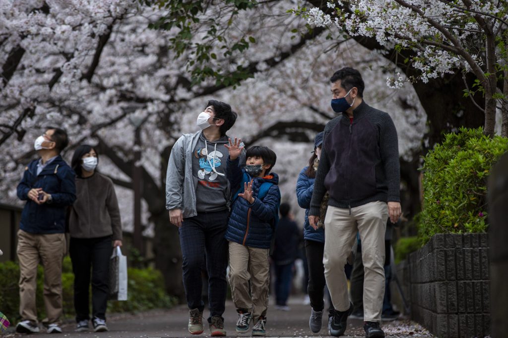 1週間の新規感染者数は4週連続で前週を上回り、増加人数は6週間ぶりに1万人を超えた。(File photo/AP )