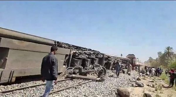 エジプトの列車事故では死傷者も報告されている。(ソーシャルメディア)