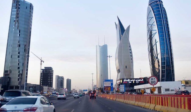 2020年12月16日に撮影された写真にはリヤドに新しく建設された高層ビルが写っている。リヤドはサウジアラビアの首都で、金融の中心地。（AFP通信）