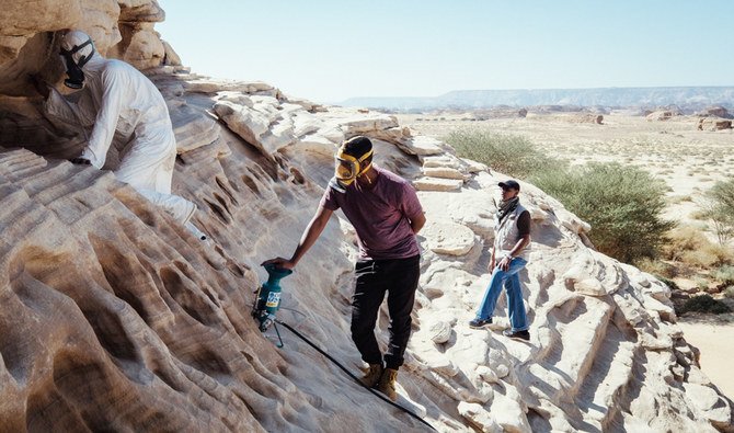 不毛の砂漠の上に建てられた何千もの謎めく石造物は、人類の歴史の大きな転換点にアルーラが関わっていたことを示すミッシングリンクかもしれない。（写真/提供）