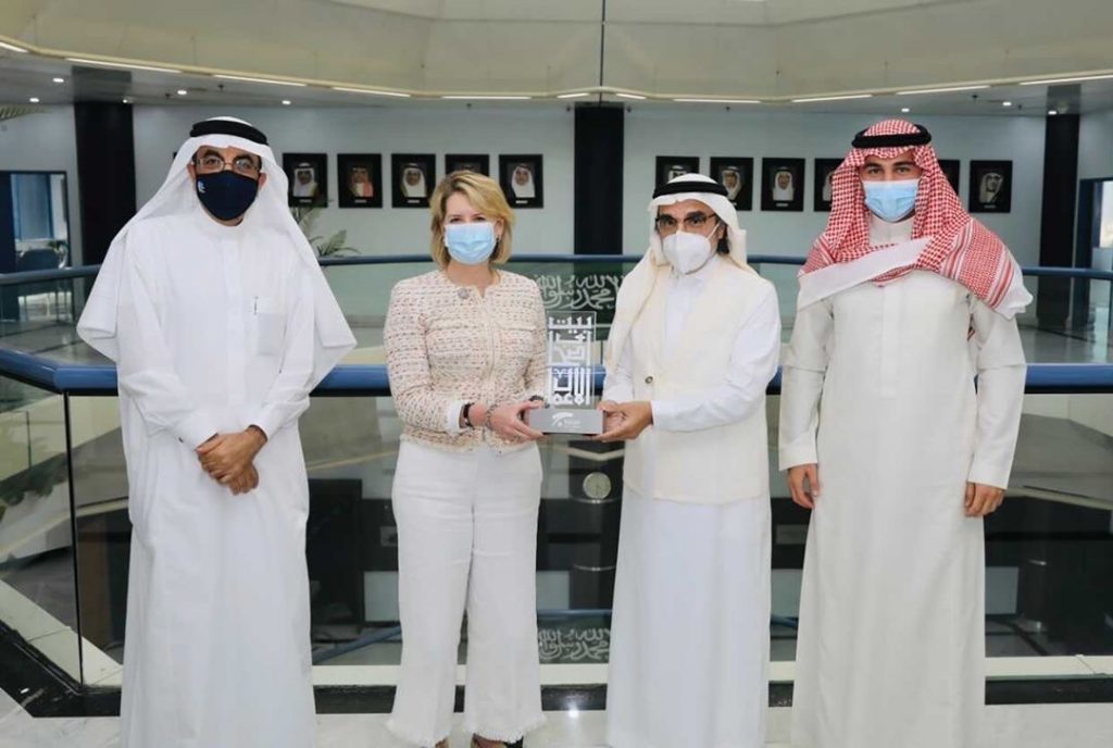 サウジアラビアに本社を置くデザート・テクノロジー社は、独立した完全統合型の太陽光発電プラットフォームを提供しています。デザート・テクノロジー社は、太陽光発電の開発者、請負業者、太陽光発電パネルおよび製品の製造者として活動しています。(DT社)