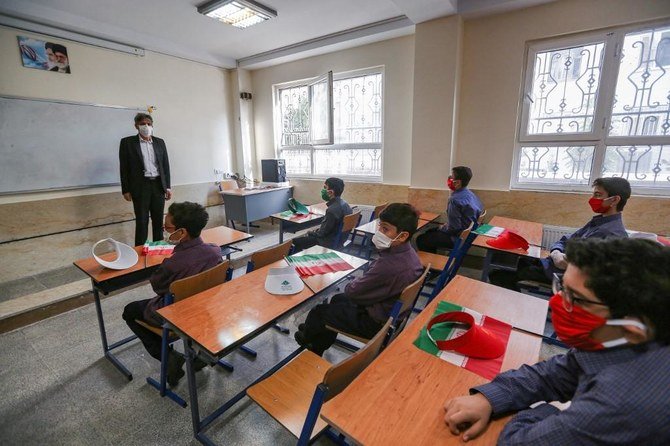 報道によるとイラン当局は、イスラム教に改宗させる為に少数派のバハーイー教に属する子供達を特定するよう教師達に命じたとされる。（資料/AFP通信）