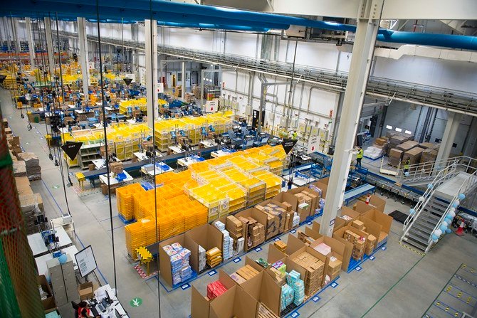 国際的な複合企業Amazonは現在、リヤドとジッダに、3つのフルフィルメントセンターと呼ばれる保管倉庫を保有する。（提供写真）