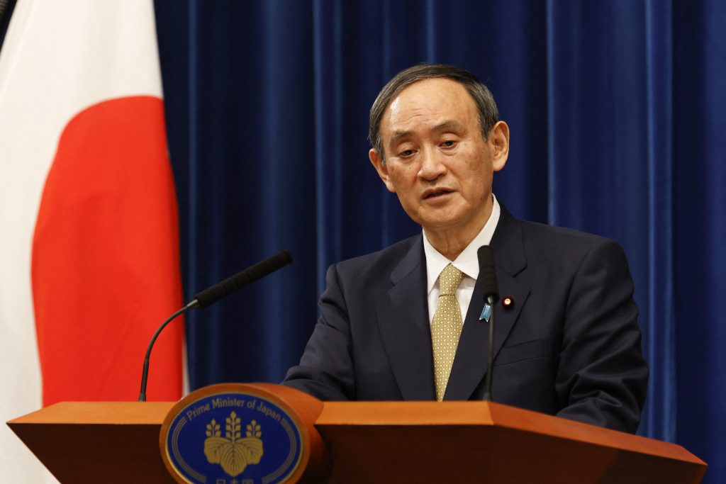 日本の菅首相がフィリップ殿下の死去に際し哀悼の意を表明(AFP)