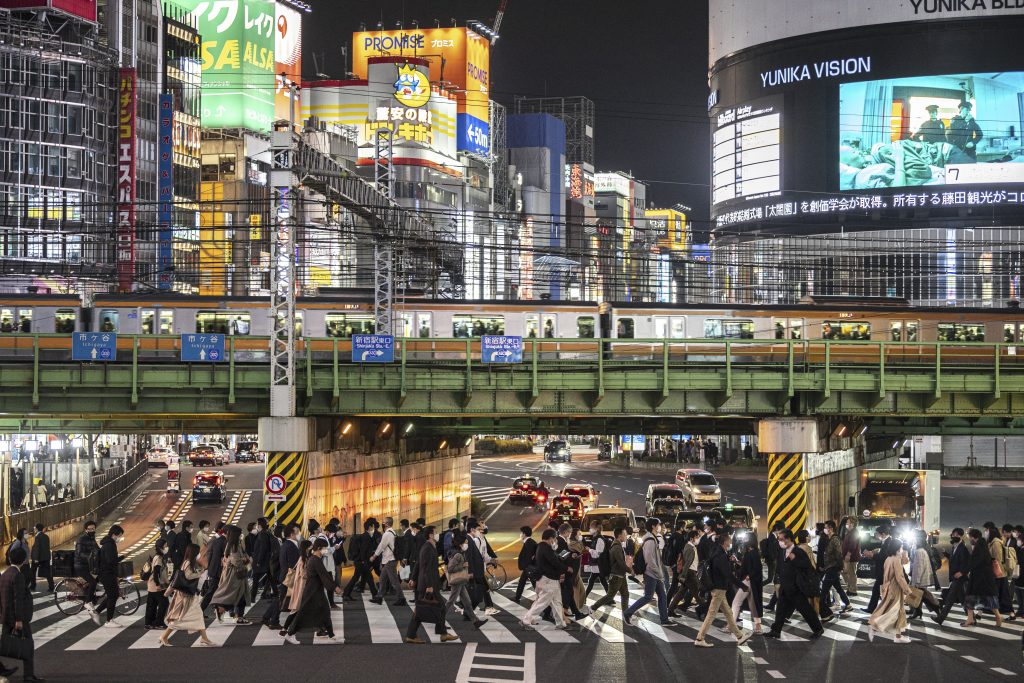 政府の新型コロナ対策分科会の尾身茂会長は「東京も、大阪のような状況になる可能性がある」と指摘。(AFP)