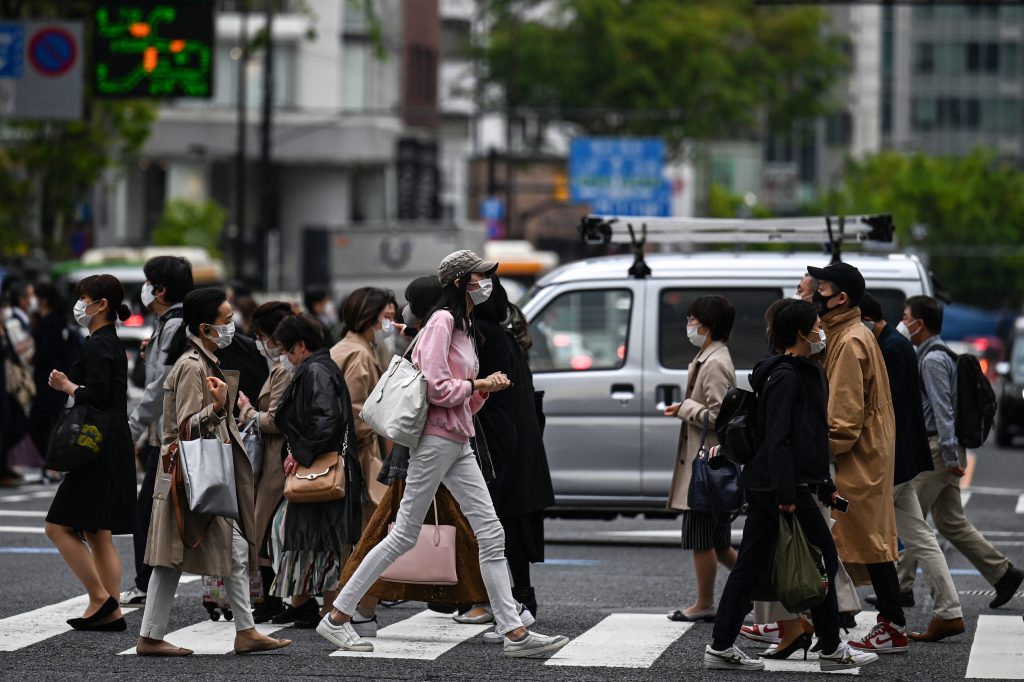 東京都３２７６人（同１２万５９７８人）、兵庫県１８９４人（同２万２７４０人）、愛知県９８７人（同２万８８４３人）、神奈川県９４１人（同４万９５４８人）と続いた。(AFP)