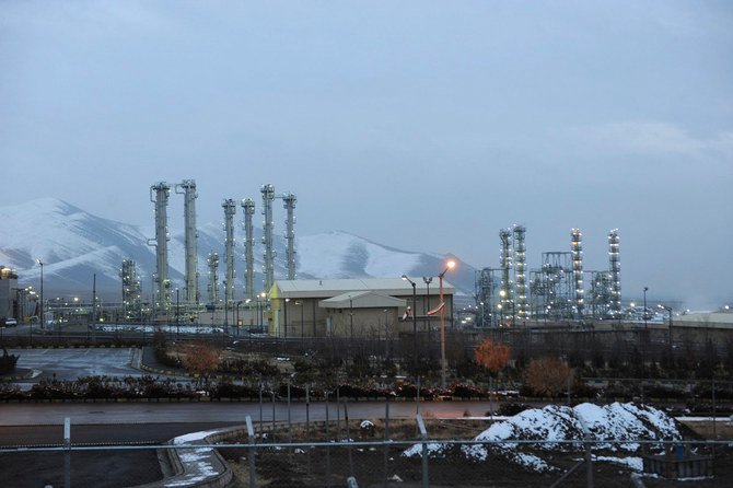 首都テヘランの南西250キロ、中部の都市アラクの近くにある核施設、アラク重水炉の写真。2011年1月15日撮影（APの写真/ISNA, 資料写真）