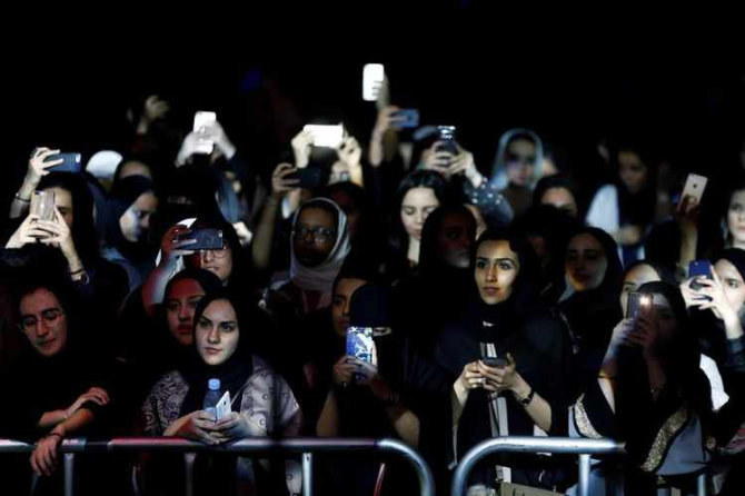 2018年2月23日、サウジの女性たちがリヤドのジャズフェスティバルに参加している。サウジアラビアは近いうちに、自国の多彩な音楽的才能を誇ることになる。（ロイター通信）
