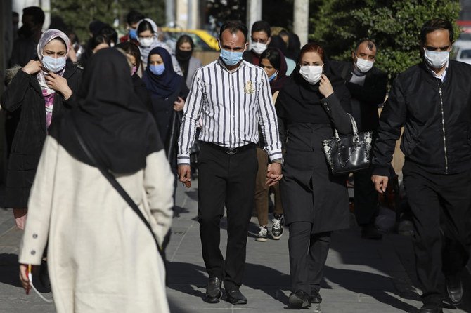 イランのコロナウイルス感染者数は200万人を超え、過去1週間の新たな感染者数は一日平均20,000人を上回った。（AP）