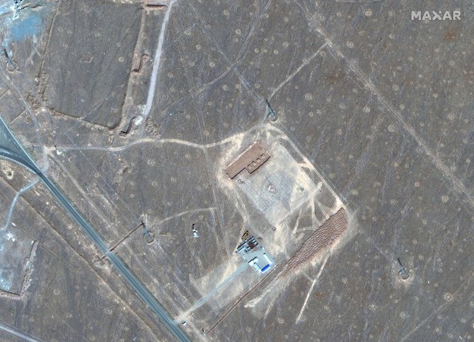 2020年1月8日、マクサー・テクノロジー社提供の衛星画像資料が示すイランの都市コムの北東部にあるフォルドウ燃料濃縮工場（FFEP）の概観。 (AFP/資料写真)