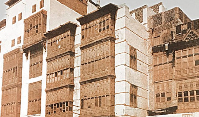 Rawasheenとはメッカやジッダに建つ古い建造物で見られる、自然光と空気の流れを最大限に取り入れる複雑な模様の木製窓枠で、インドやインドネシア、そしてスーダンから当時購入していた貴重な木材で組み立てられており、その起源はヒジャーズィーの伝統建築にある。（提供）