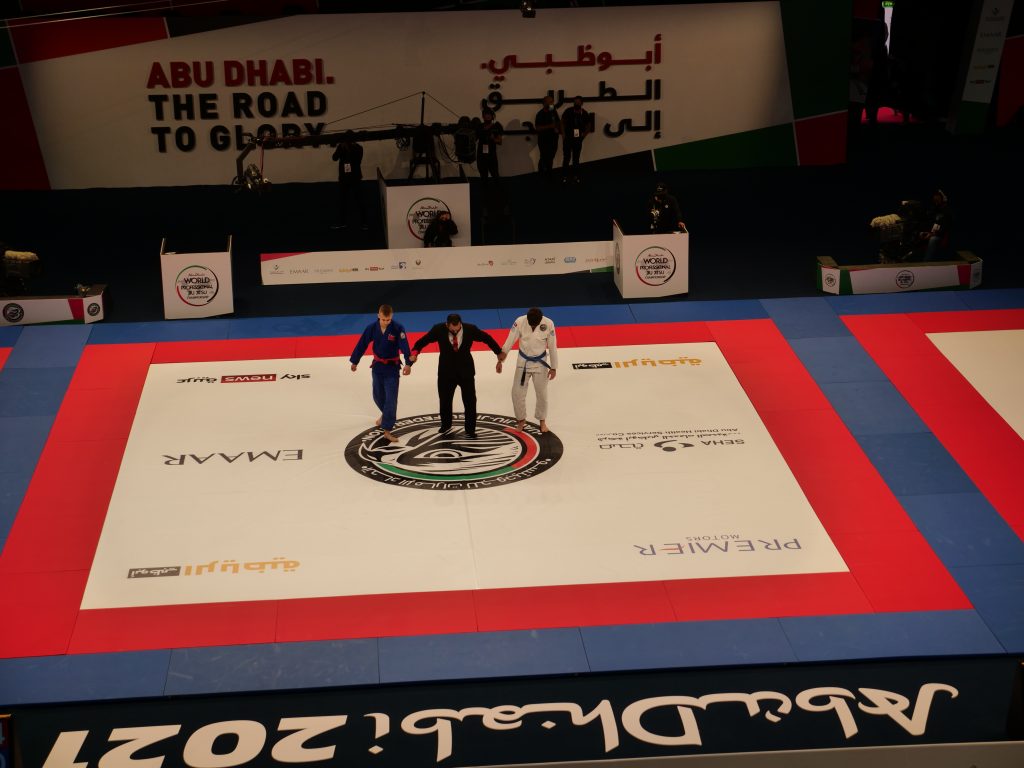 第12回アブダビ世界プロ柔術選手権に参加する、ほぼ2000人にのぼる選手達。(提供)