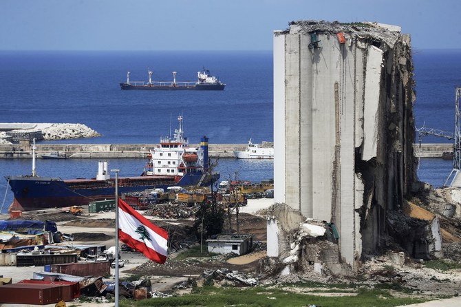 2021年4月9日、レバノンの首都ベイルートの港にある破損した穀物サイロの様子。8月4日の壊滅的な爆発による破壊の影響がまだ残っている（AFP通信/資料写真）