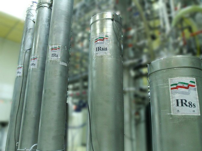 イランがナタンツの地下施設で最新型IR-2m遠心分離機の4番目のカスケード(クラスター)によるウラン濃縮を開始した。 (ファイル/AFP)