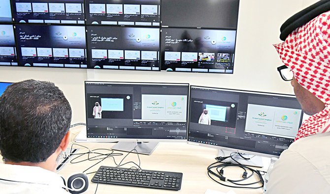パンデミックをきっかけに、サウジアラビア当局は、プラットフォーム「マドラサティ」、33の教育テレビチャンネル、YouTubeの授業チャンネル、国家教育プラットフォーム「アイン」などのプログラムを迅速に立ち上げた。（SPA）