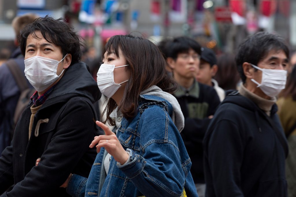 県によると、１～３月に国立感染症研究所に送った検体に含まれていた。感染者の年齢や性別、居住地域などは明らかにしていない。渡航者らと接触はなく、米軍との接点も確認できないという。(Shutterstock)