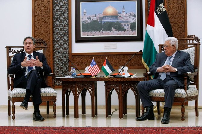 アントニー・ブリンケン米国務長官とパレスチナのマフムード・アッバス大統領が、ヨルダン川西岸地区の都市ラマラで共同記者会見を催した。2021年5月25日。（ロイター）