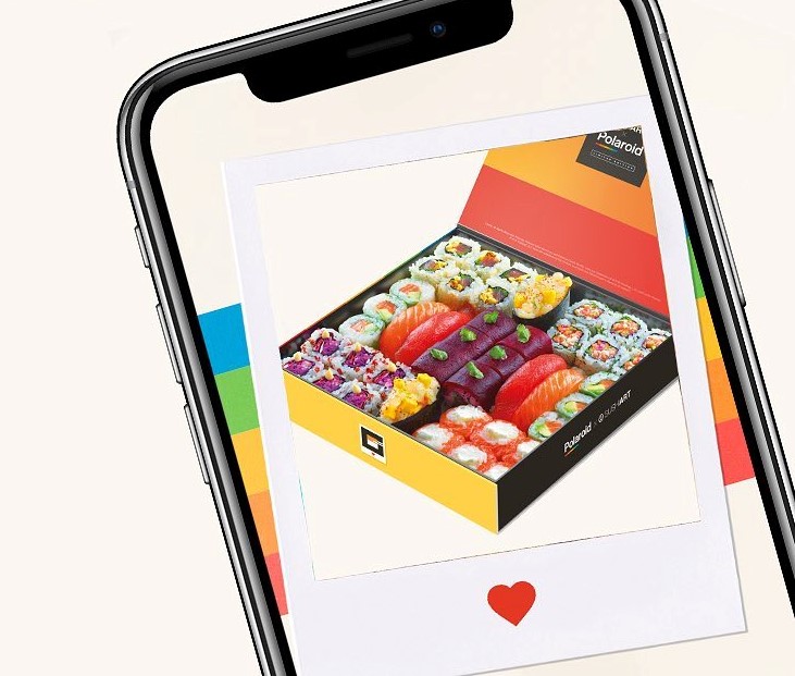話題の特製寿司セットは、4月28日にイスラム教の聖なる月であるラマダンにあわせてスシアート・アラビア(Sushi Art Arabia)のFacebookページで発表され、期間限定で提供されている。(Facebook / Sushi Art Arabia)