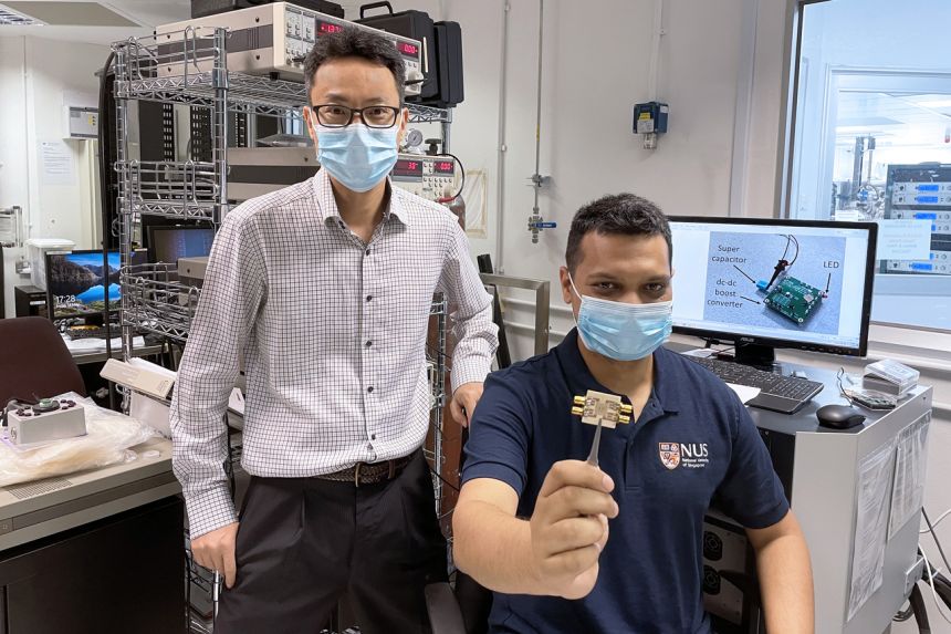 NUSと日本の東北大学の8人のチームにより行われたこの研究は、約3年の歳月と1億900万円(100万ドル)の費用がかかった。(シンガポール国立大学寄贈写真)