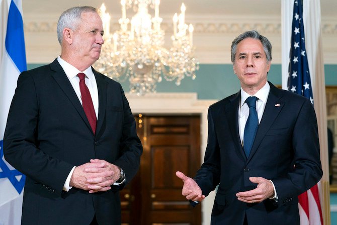 2021年6月3日木曜日、ワシントンの米国務省で、アントニー・ブリンケン米国務長官(右)とベニー・ガンツ・イスラエル国防相が会談する。(AP)