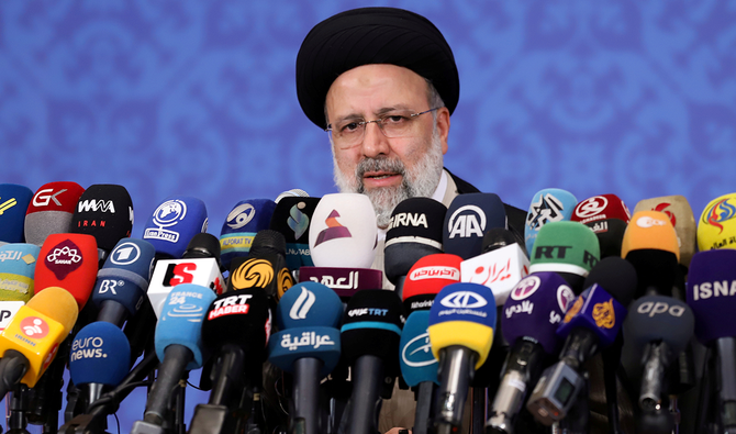 2021年6月21日、イランのテヘランでの記者会見で話すイランのイブラヒム・ライシ次期大統領。(ロイター)