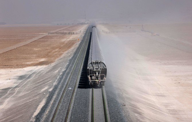 エティハドレールは完成すると、全首長国を結ぶ1200キロの線路を走ることになる。(AFP/Giuseppe Cacace)