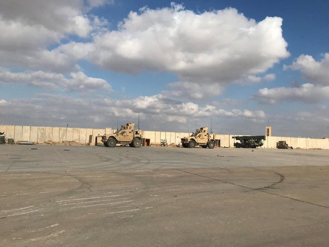 2020年1月13日、イラクのアンバール県のアイン・アル・アサド空軍基地で見られた米軍兵士の軍用車両。（ロイター通信）