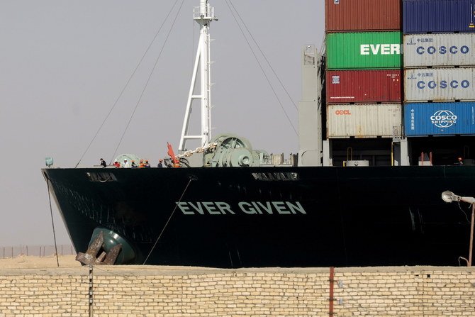 世界最大級のコンテナ船エバーギブンが離礁した後の様子、エジプト・スエズ運河、2021年3月29日。（ロイター）