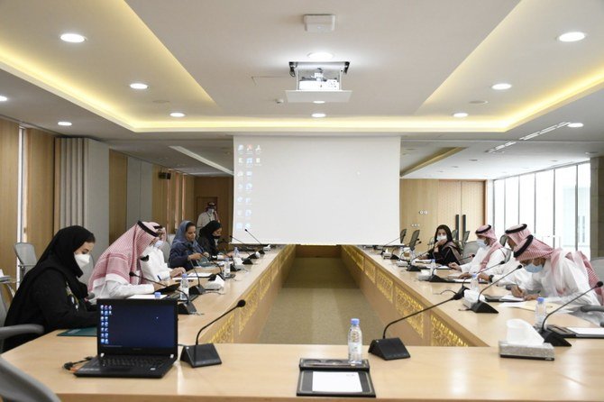 政治・交渉担当のアブドルアジーズ・ハマド・アルウェイシグGCC事務局長補は、ハッサン・アル・アッタス総監補が率いるSDRPY代表団と会合を行った。（Twitter/@GCCSG）