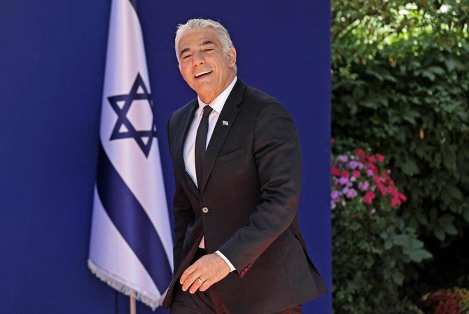 イスラエルのヤイル・ラピド新外相は、外務省職員に対し、ベンヤミン・ネタニヤフ首相の12年間の支配の下でイスラエルは「国際的な舞台を捨て去った」と述べた。(AFP)