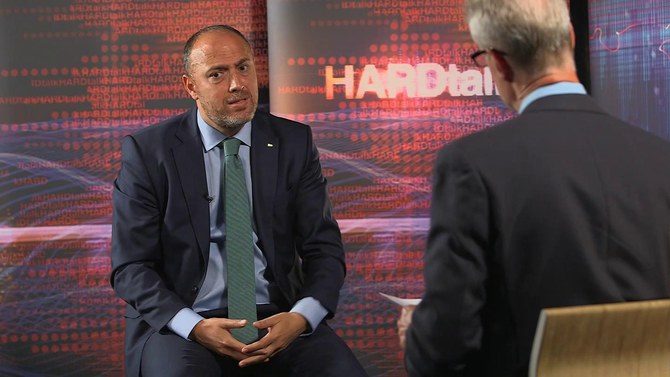 BBCハード・トークの番組中、スティーブン・サッカー氏と話すパレスチナ駐英大使のフサム・ゾムロット氏 (BBCスクリーンショット)