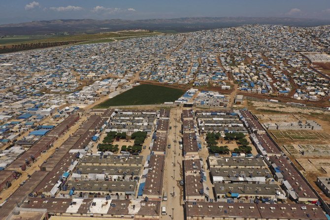 トルコとの国境のシリア側にある大規模な難民キャンプ、シリアのイドリブ地方のAtmaの町の近く。2020年4月19日。(File/AP)