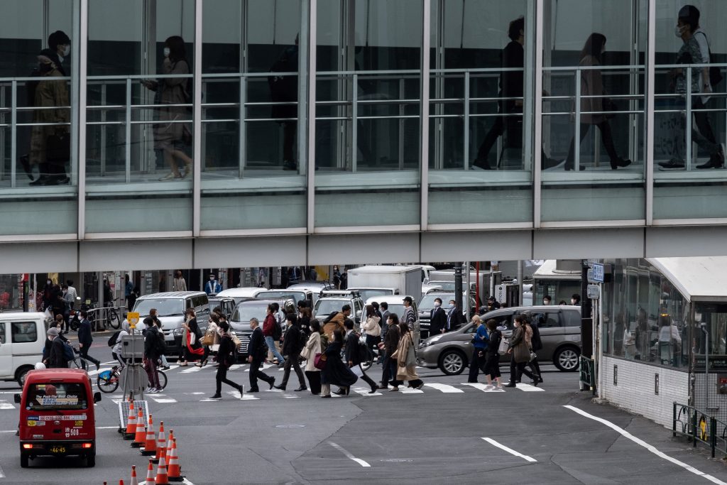 東京都は２５日、新たに１７６３人の新型コロナウイルス感染が確認されたと発表した。(AFP)