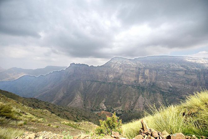 サウジアラビアの観光地のうち、ターイフ、アルバーハ、アスィールなどの山岳地帯では、スリル満点のアクティビティが楽しめる。