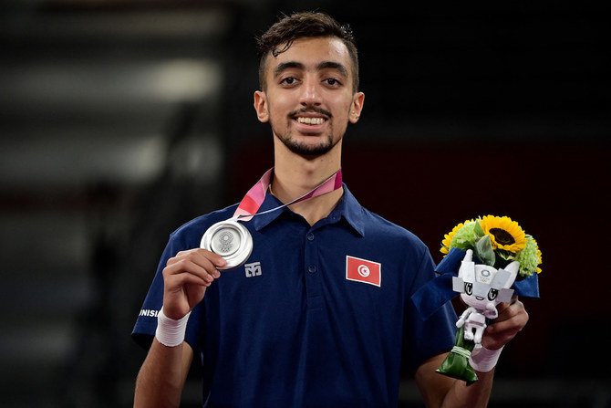 チュニジアのモハメド・ハリル・ジェンドゥビ選手が24日、テコンドーで銀メダルを獲得し、今回の東京五輪でアラブ初のメダルとなった。（AFP）