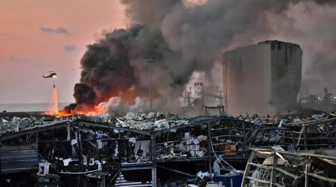 昨年8月4日ベイルート港に保管されていた硝酸アンモニウムの大爆発による惨劇で、215名が死亡し6500名以上が負傷した。（AFP）