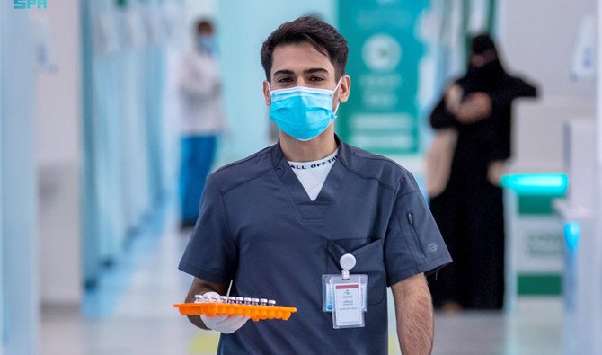 サウジアラビアではこれまでにワクチン接種が2050万回以上行われている。(SPA)