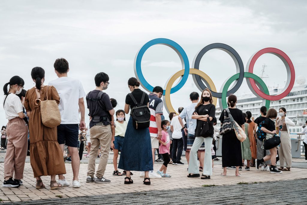 首相は、２４日開幕の東京パラリンピックについて「安全・安心な大会の実現に向けて全力を尽くしたい」と強調。バイデン氏は「強く支持する」と応じた。(AFP)