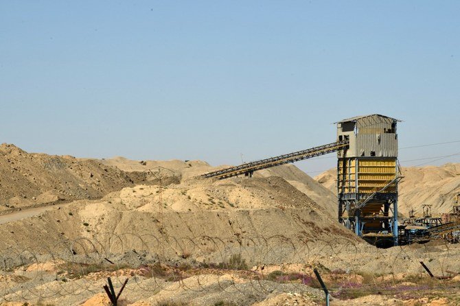 チュニジア中央部の主な採掘現場の1つであるガフサ県南部ムディラ鉱山でのリン酸塩生産の様子。(資料/AFP)