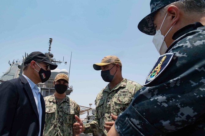 今回の訪問は、基地開設後初の主要海軍活動となった。（写真 / ツイッター）