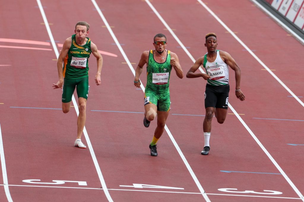 アリ・ナフリ選手は、東京2020パラリンピック競技大会陸上100メートルで6位入賞を果たした日に、自己ベストを2度塗り替えた。（サウジNPC）