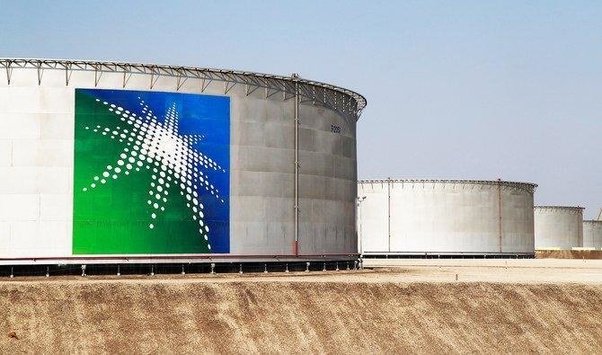 アブカイクのサウジアラムコ石油施設にある石油タンク群。(ロイター)