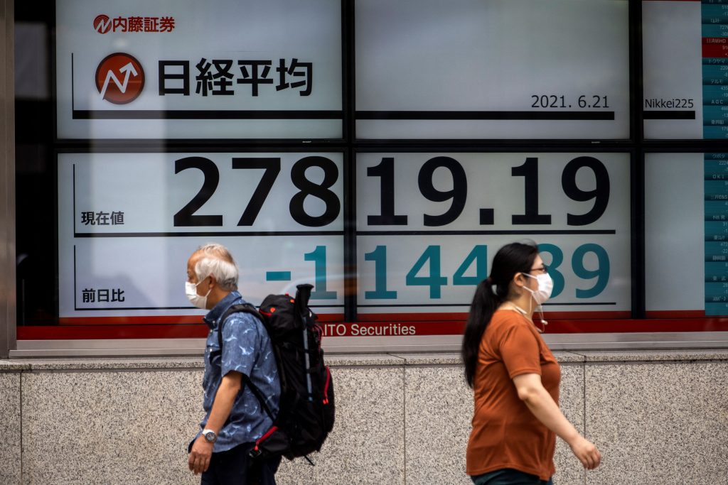 日経平均株価は0.52%下落し、3万511円71銭となった。(AFP通信)