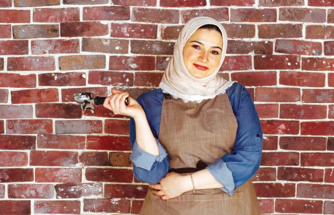 サウジのバリスタ、サラ・アル・アリ氏は、2016年のMENA Cezve/Ibrikのコーヒーコンテストで準優勝、同年の世界Cezve/Ibrikチャンピオンシップのファイナリストであり、現在は故郷リヤドで「That coffee shop」を経営している。（提供）