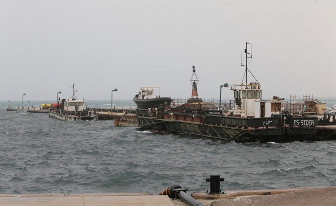 上記は2017年3月16日のリビアの石油港エス・サイダー。（ロイター）